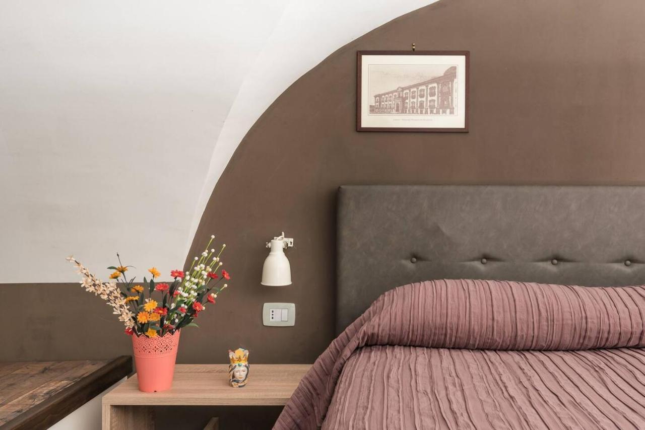 Il Vicoletto Guest House カターニア エクステリア 写真